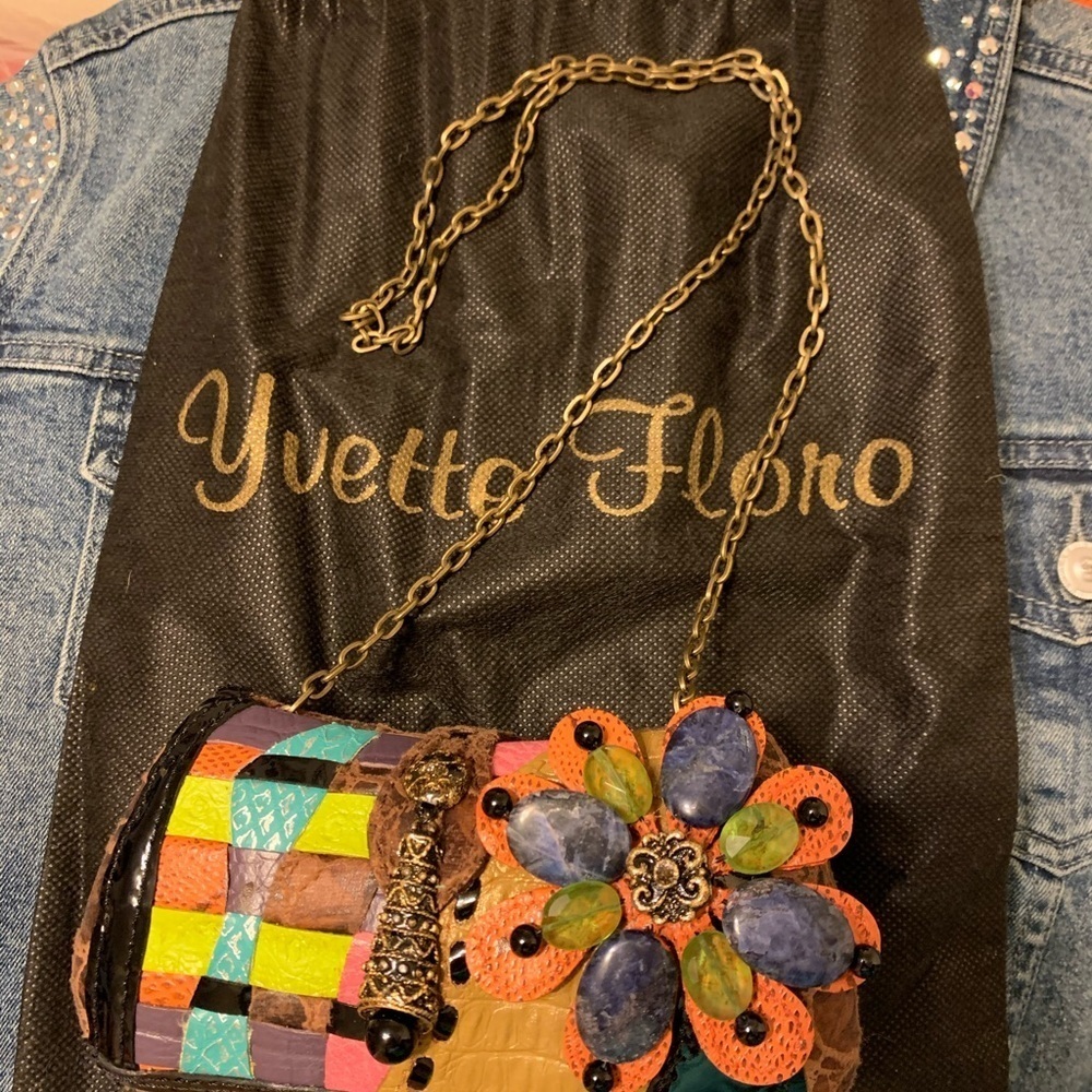 Yvette Floro evening bag - Picture 7 of 11